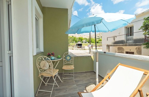 Dinjiska Apartment | Apartment Don (10463-A1) - Dinjiska - island Pag