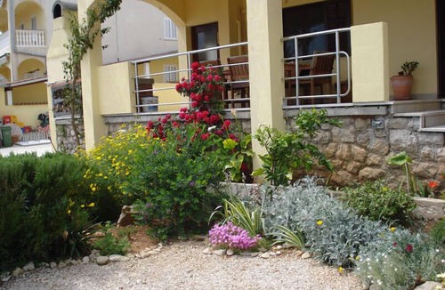 Mali Iz Apartment | Apartment Davor (104981-A3) - Mali Iz - island Iz