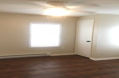 New Cumberland Apartment | Apartment, deck, parks