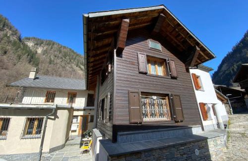 Augio Apartment | Apartment Della Posta Stambecco by Interhome