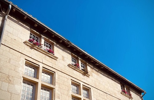 Aigues-Mortes Medieval City Apartment | Apartment-Deluxe-Ensuite with Bath-Terrace