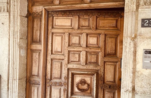 Aigues-Mortes Medieval City Apartment | Apartment-Deluxe-Ensuite with Bath-Terrace