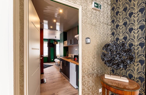 Saint-Quentin Apartment | Apartment-Deluxe-Ensuite-Terrace