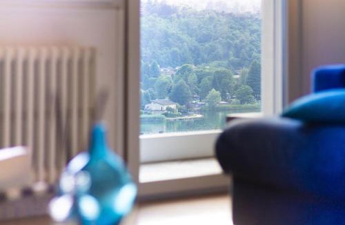 Caslano Apartment | Apartment Design - Terrazzo, vista lago mozzafiato