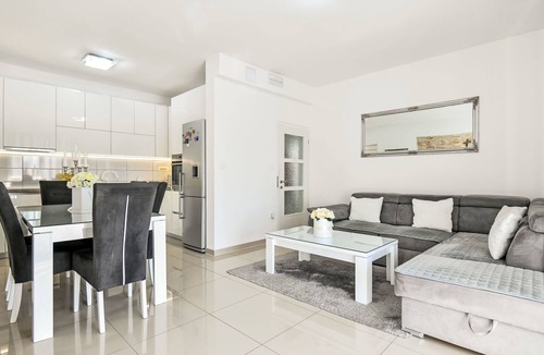 Donji Prolozac Apartment | Apartment Dijana by Interhome