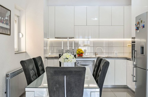 Donji Prolozac Apartment | Apartment Dijana by Interhome