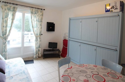 Donville-les-Bains Apartment | Apartment Donville-les-Bains, studio flat, 2 persons
