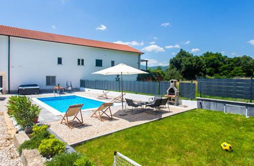 Donji Prolozac Apartment | Apartment Dogan by Interhome