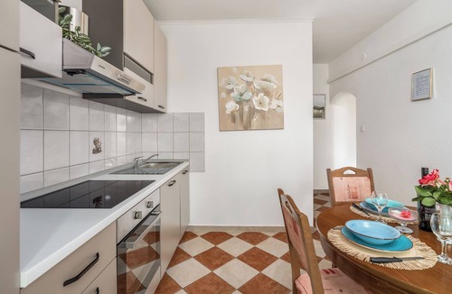 Dinjiska Apartment | Apartment Don