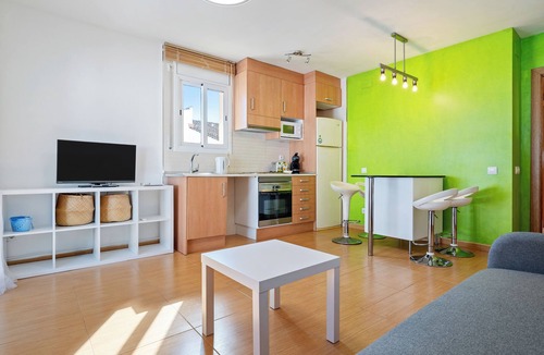 Segur de Calafell Apartment | Apartment 'Dorada 1-2' with Shared Pool, Shared Garden and Wi-Fi