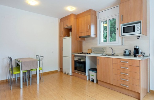 El Mas Mel Apartment | Apartment 'Dorada 2-3' with Shared Pool, Private Terrace and Wi-Fi