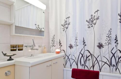 Ascona Apartment | Apartment Double Room-3 by Interhome