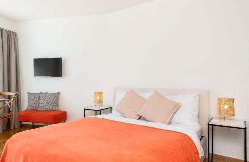 Ascona Apartment | Apartment Double Room Modern-2 by Interhome