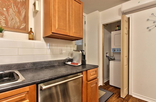 Chinatown Apartment | Apartment downtown Montreal #1Hn