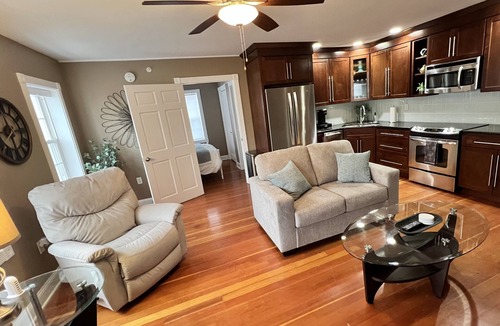 Monmouth Apartment | Apartment Downtown Monmouth by Market Alley