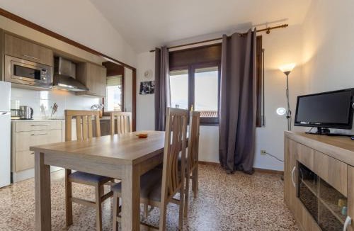 Clara Apartment | Apartment Drassanes III by Interhome