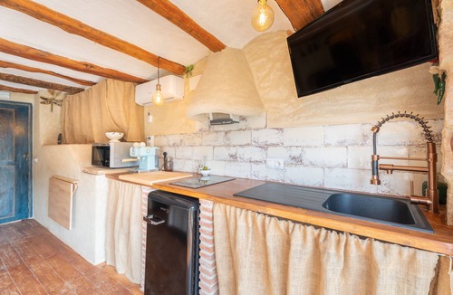 Olba House | Apartment 'Duende' with Mountain View, Balcony and Air Conditioning