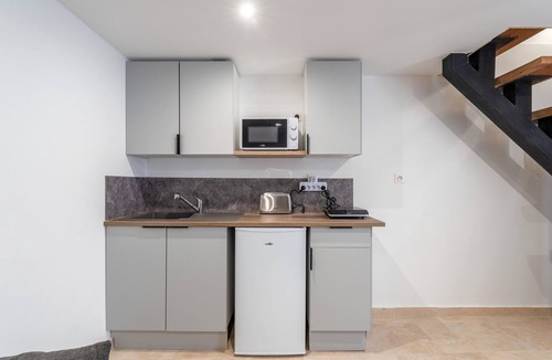 Robion Apartment | Apartment 'Duplex 11' with Wi-Fi and Air Conditioning