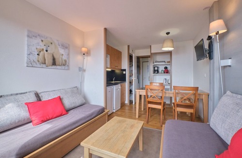 Eclose-Ouest Apartment | Apartment "Duplex" with Mountain View & Shared Pool