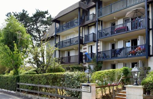 Benerville-sur-Mer Apartment | Apartment Eden Park-1 by Interhome