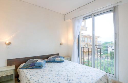 Saint-Tropez Apartment | Apartment Eden Parc-4 by Interhome
