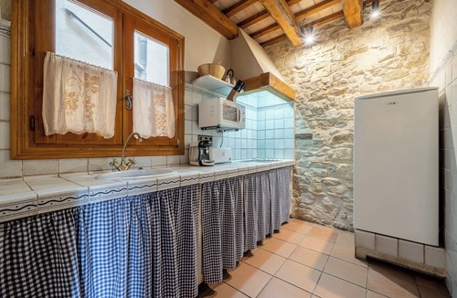 Conesa Apartment | Apartment 'El Clos 2' with Balcony and Wi-Fi