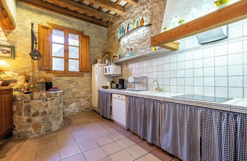 Conesa Apartment | Apartment 'El Clos 3' with Mountain Views, Private Terrace and Wi-Fi