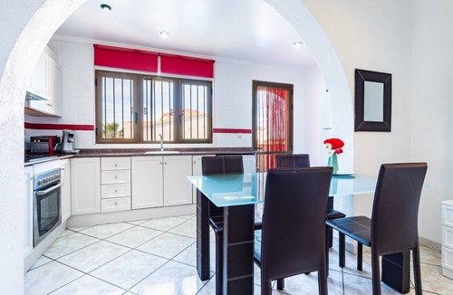 Alcossebre Apartment | Apartment 'El Gecko' with Sea View, Wi-Fi and Air Conditioning
