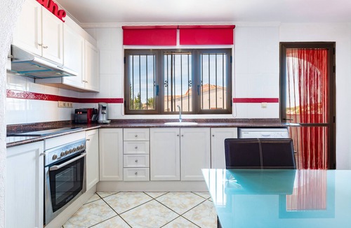Alcossebre Apartment | Apartment 'El Gecko' with Sea View, Wi-Fi and Air Conditioning