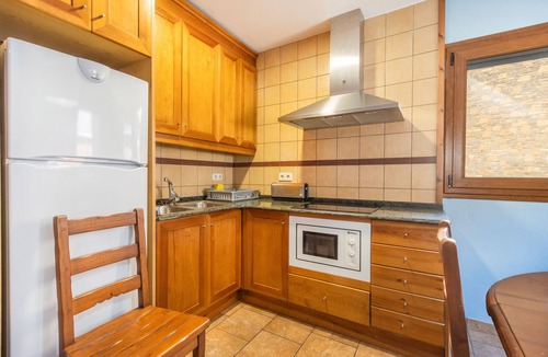 Durro Apartment | Apartment 'El Paller' with Mountain View and Private Garden