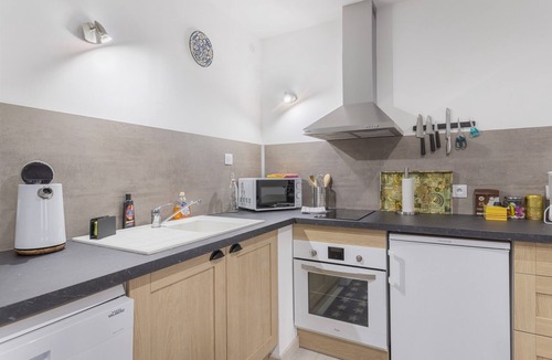 Ria-Sirach Apartment | Apartment 'El Pi Del Rei' with Mountain View, Wi-Fi and Air Conditioning