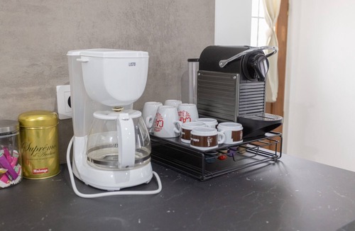Ria-Sirach Apartment | Apartment 'El Pi Del Rei' with Mountain View, Wi-Fi and Air Conditioning