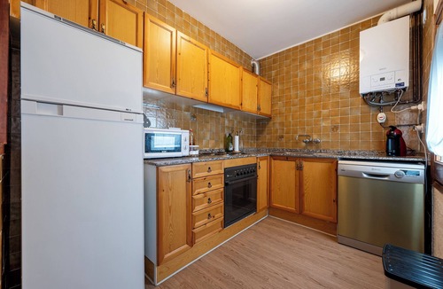 Prades Apartment | Apartment 'Els Estels' with Mountain View, Private Terrace and Wi-Fi