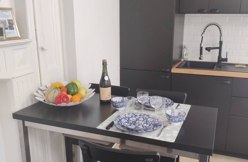 Vitre Apartment | Apartment EMILIA Downtown room bed 160cm Balcony WIFI Coffee and tea