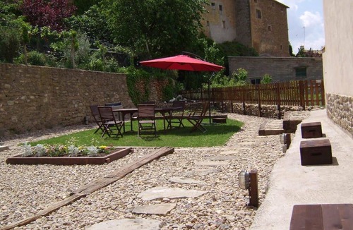 Biel Apartment | Apartment 'Enebro' with Mountain View, Wi-Fi and Air Conditioning