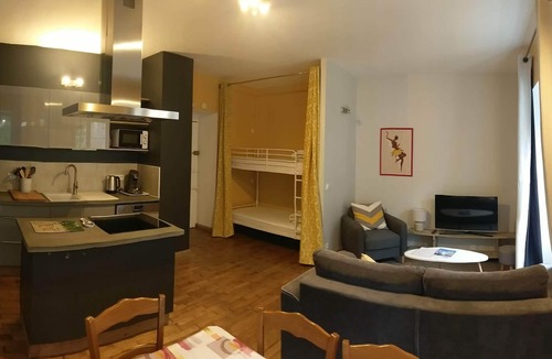 Eaux-Bonnes Apartment | Apartment-Ensuite with Bath-Romarin