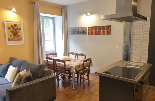 Eaux-Bonnes Apartment | Apartment-Ensuite with Bath-Romarin