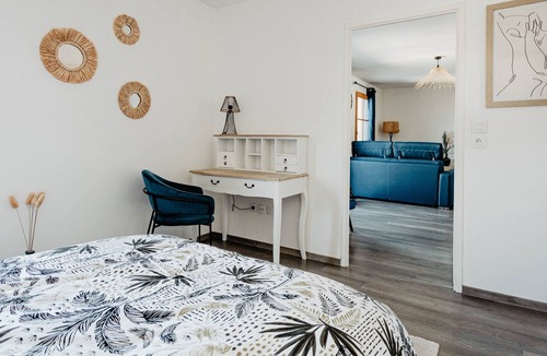 Valenciennes Apartment | Apartment-Ensuite with Shower-Balcony