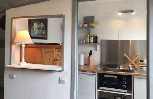 Maisnieres Apartment | Apartment-Ensuite-Garden view