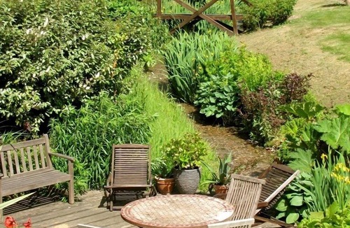 Maisnieres Apartment | Apartment-Ensuite-Garden view