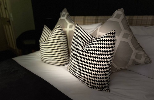 Easton on the Hill Apartment | Apartment-Ensuite W/Bath