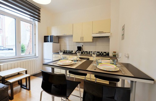 Wazemmes Apartment | Apartment-Ensuite with Bath-Courtyard view