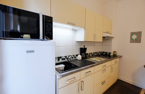 Wazemmes Apartment | Apartment-Ensuite with Bath-Courtyard view