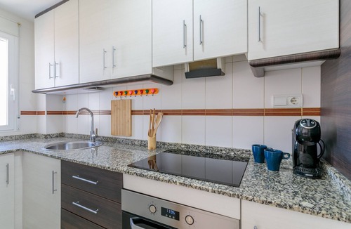 Santa Pola Apartment | Apartment 'Entre Castillo Y Mar' with Sea View, Wi-Fi and Air Conditioning