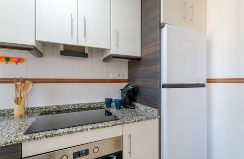 Santa Pola Apartment | Apartment 'Entre Castillo Y Mar' with Sea View, Wi-Fi and Air Conditioning