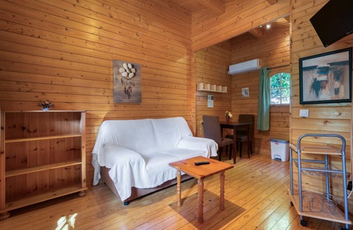 Benicolet Apartment | Apartment 'Entre Viejos Olivos 5' with Mountain View, Shared Pool and Air Conditioning