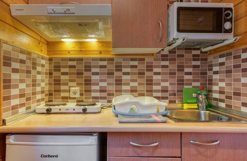 Benicolet Apartment | Apartment 'Entre Viejos Olivos 5' with Mountain View, Shared Pool and Air Conditioning