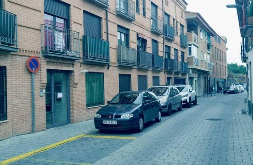 Azuqueca de Henares Apartment | Apartment with breakfast and garage