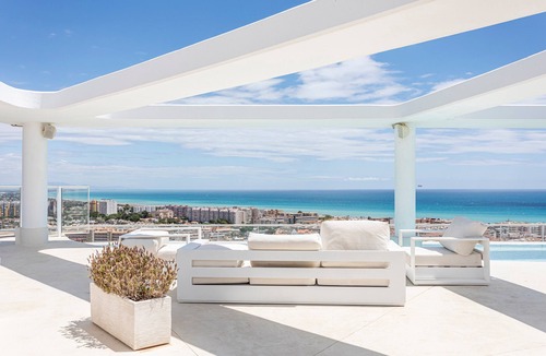 Canet de Berenguer Apartment | Apartment 'Tarongers' with Shared Pool, Wi-Fi and Air Conditioning
