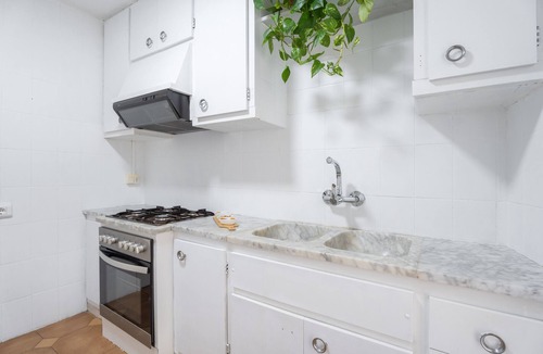Castello de la Plana Apartment | Apartment 'Avenida Del Mar' with Mountain View, Shared Garden and Wi-Fi